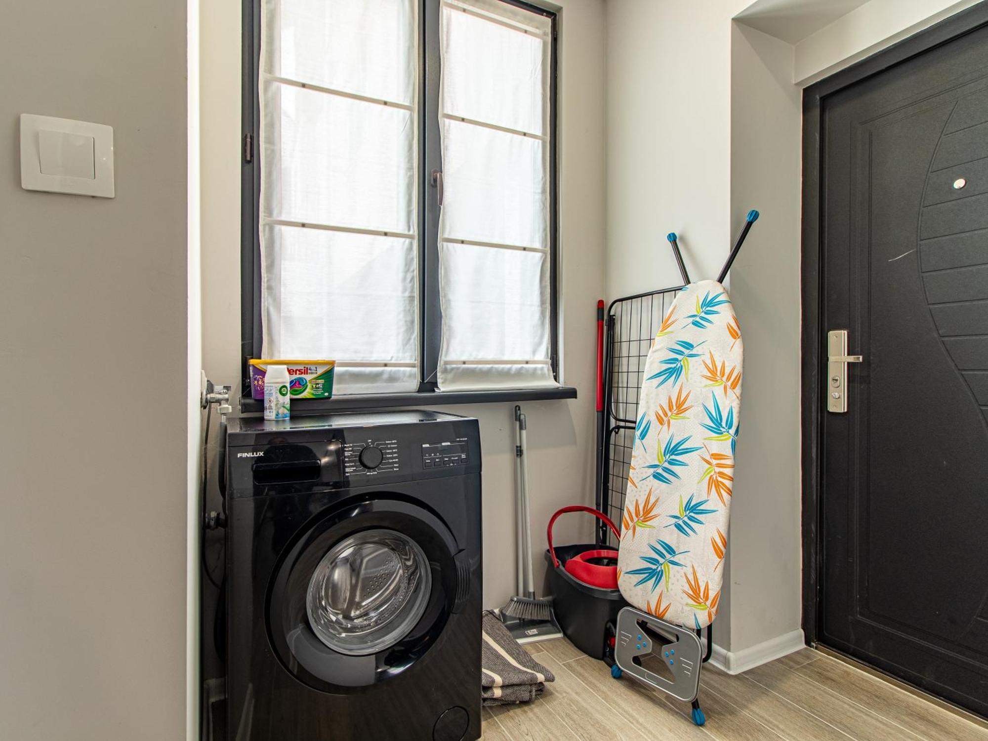 Stay Central: Urban Studio Gem Sofia Luaran gambar
